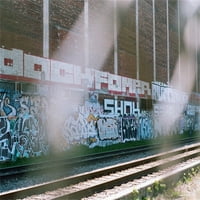 Pozadina grafita od 7 do 5 stopa ručno oslikana boja na zidu od crvene opeke željezničke pruge sunčeva svjetlost Priroda Pozadina